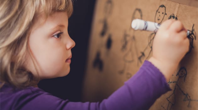 little-girl-drawing